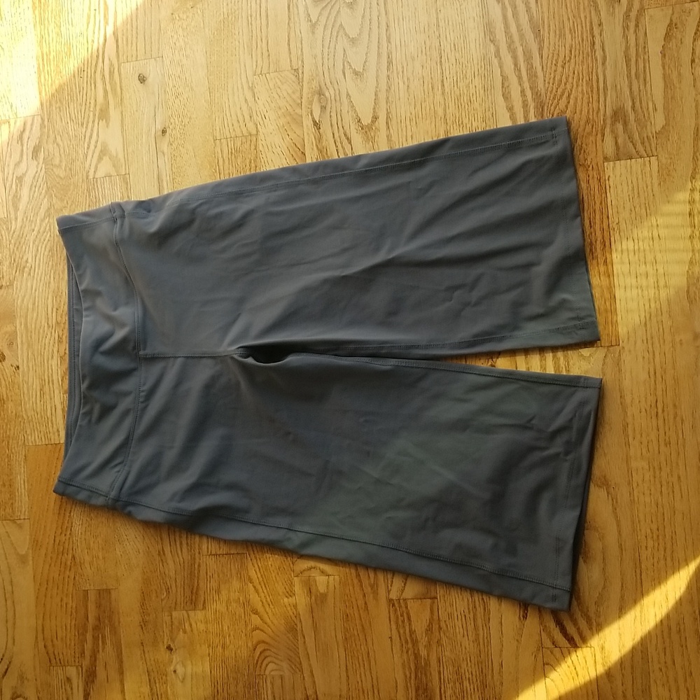 (S) NWT FILA Wicking Wide Leg Cropped UV Protective Stretch Activewear Yoga Gym